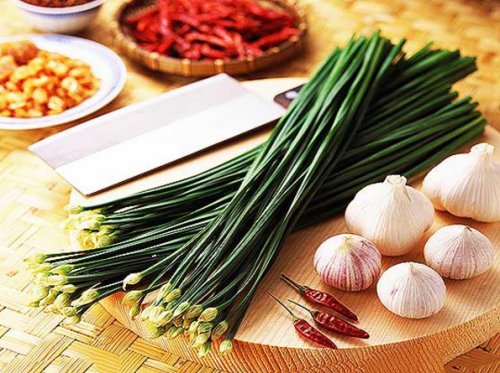 Lợi ích từ rau hẹ: Bổ thận, tráng dương, làm sạch thành ruột…