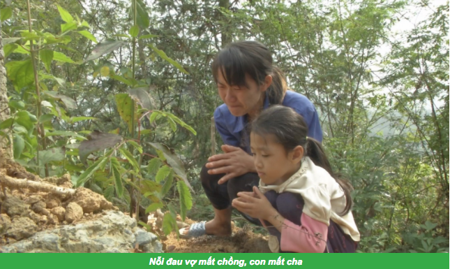 Góa phụ trẻ và con gái nhỏ ở Bắc Cạn nhận được quà tặng ý nghĩa