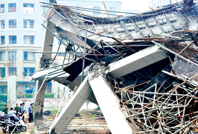 Ngồi trong phòng học cũng bị tai nạn thì hết ý kiến