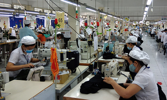 Giảm lương hưu của lao động nữ: Quá bất công!