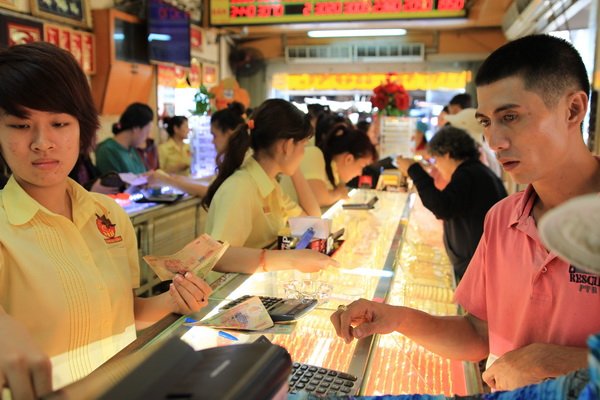 Chẳng lẽ cái gì không quản được thì nhà nước chuyển sang độc quyền!