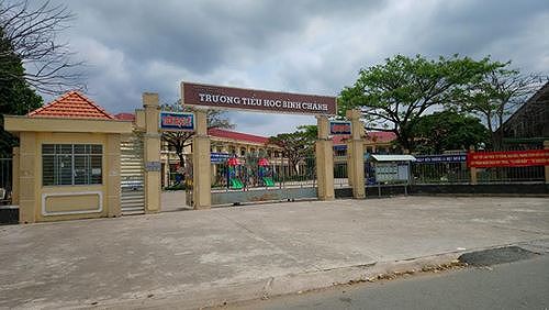 Thầy cô không phải người làm dịch vụ dạy chữ