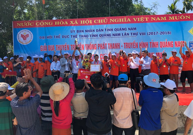 Tân Hiệp Phát đồng hành cùng giải đua thuyền truyền thống Quảng Nam