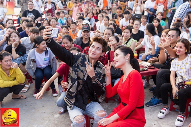 Hàng ngàn khán giả Đà Nẵng háo hức trước thử thách ‘Chơi hàng nóng mà vẫn tươi’