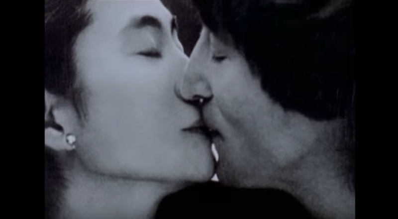 Tiếng hát John Lennon – Woman