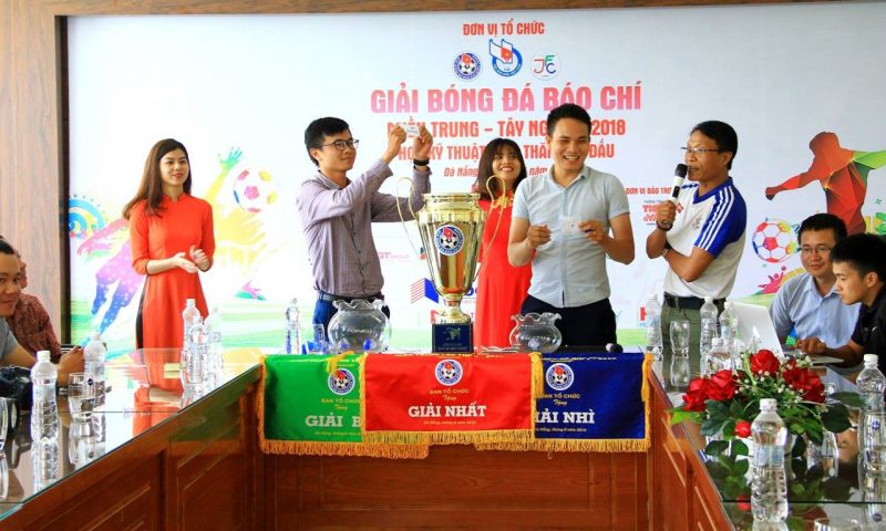Hơn 300 người làm báo tranh Giải Bóng đá Báo chí miền Trung lần thứ V-2018