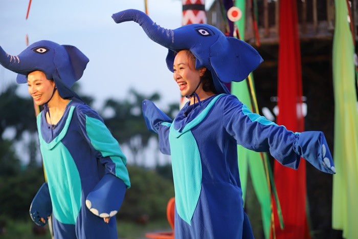 Những khoảnh khắc đáng nhớ của chương trình nghệ thuật cho thiếu nhi do Trà Thanh nhiệt Dr Thanh tổ chức