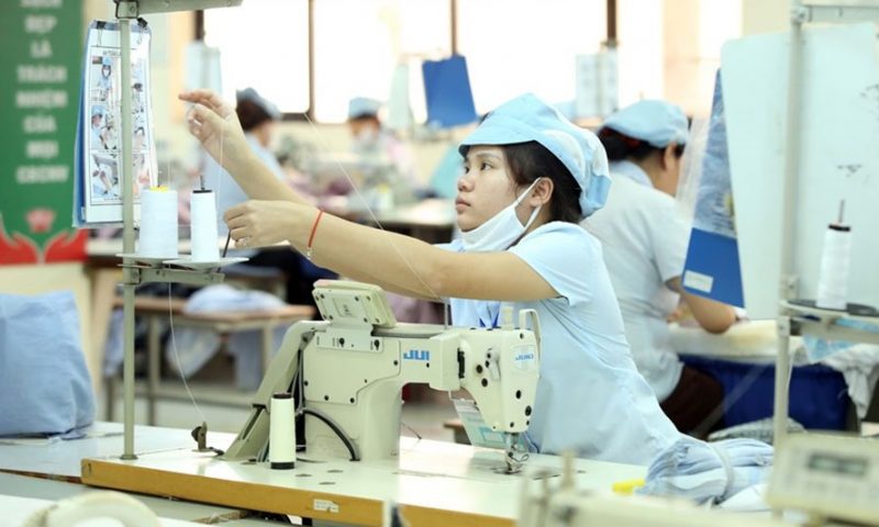 Nhà nước không can thiệp trực tiếp vào tiền lương doanh nghiệp: Không dễ nhưng phải làm