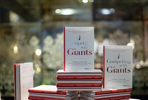 Forbes: ‘Sách của Trần Uyên Phương thể hiện tinh thần người Việt’