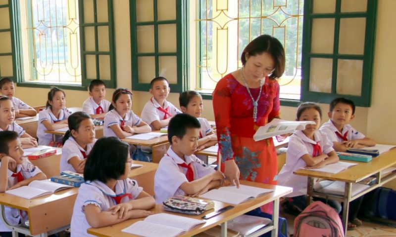 Xã hội hóa giáo dục để bỏ biên chế giáo viên