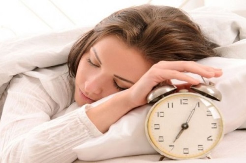 Ngủ ít, ngủ nhiều đều gây ra các vấn đề sức khỏe nghiêm trọng