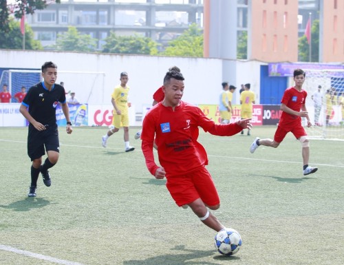 Giải bóng đá học sinh THPT Hà Nội tranh cúp Number 1 Active bước vào giai đoạn kịch tính