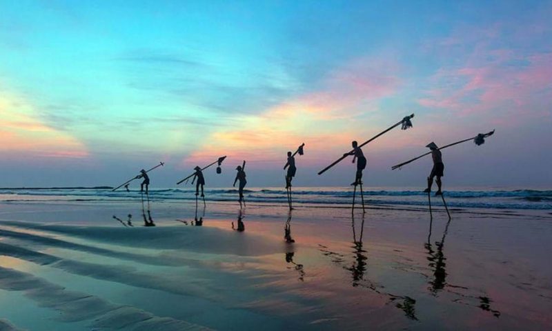 Dân khó từ nhà ra biển, người lạ dễ ngó từ biển vào nhà