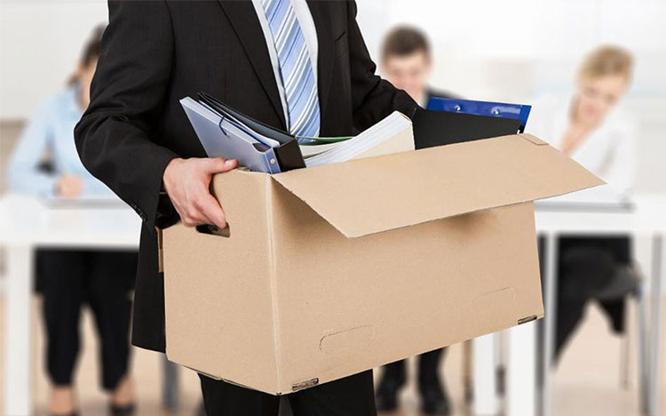 5 cách đứng dậy mạnh mẽ sau khi bị sa thải