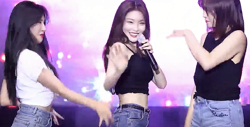 Những màn biểu diễn quyến rũ nhất của 5 nữ thần KPOP