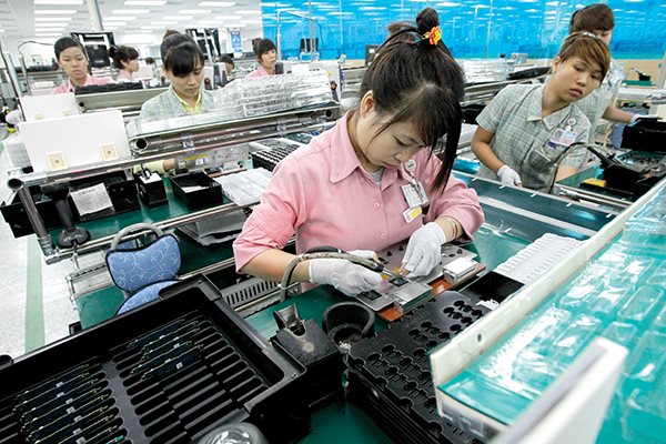Nhiều nhà đầu tư để làm gì khi dân mình vẫn nghèo