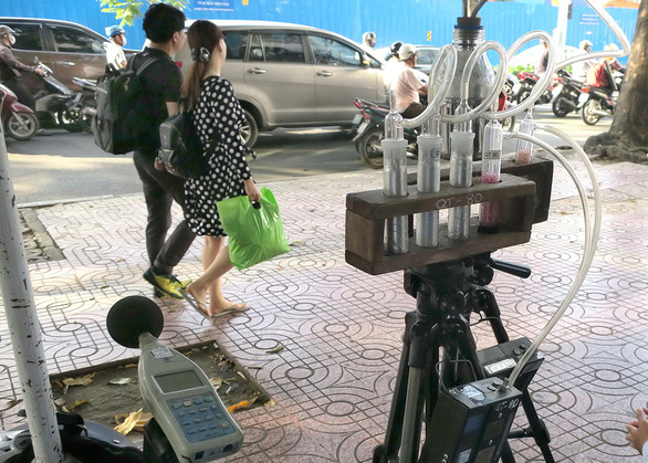 Không thể ‘trời mù’, thông tin cũng mịt mù
