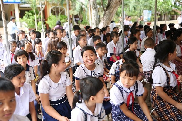 Trường quốc tế và vấn đề chủ quyền giáo dục quốc gia