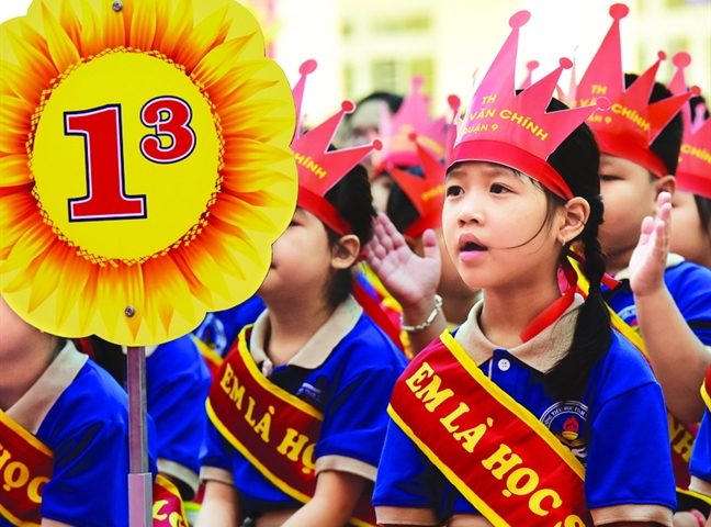 Con vào lớp Một, bố mẹ vẫn… mầm non