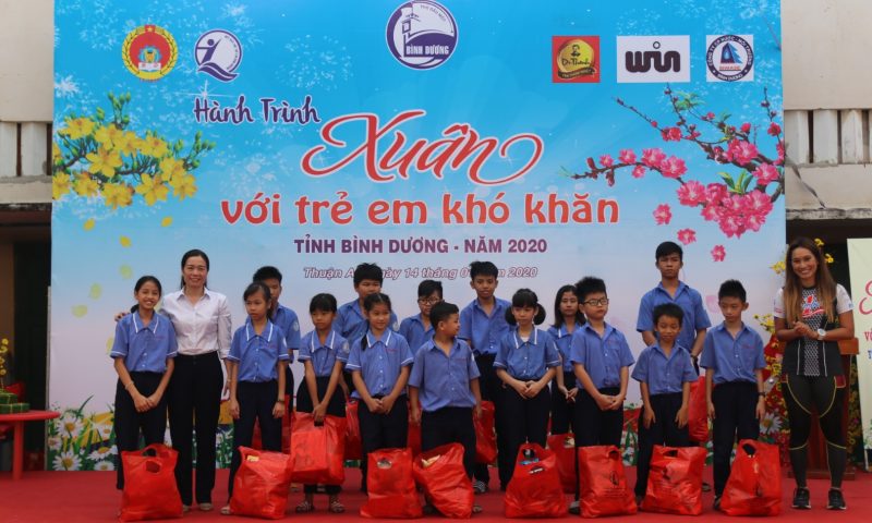 16 năm Tân Hiệp Phát đồng hành cùng “Xuân với trẻ em có hoàn cảnh khó khăn tỉnh Bình Dương”