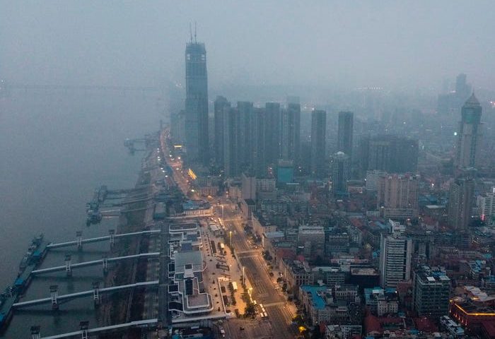 Hình ảnh người dân Vũ Hán (Trung Quốc) giữa “tâm chấn” dịch corona