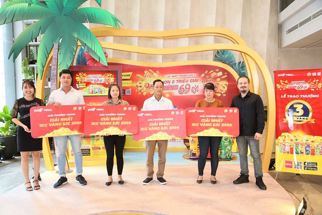 3 kg vàng SJC 999.9 tháng 7 chính thức đến tay các khách hàng may mắn
