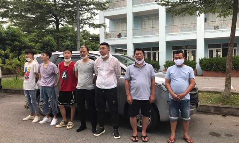 Có hai nhóm đối tượng đang tiếp tay cho “giặc” COVID-19