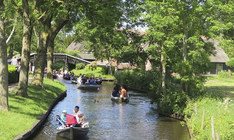 Vẻ đẹp đặc sắc của ngôi làng “cổ tích” Giethoorn giữa dịch Covid-19