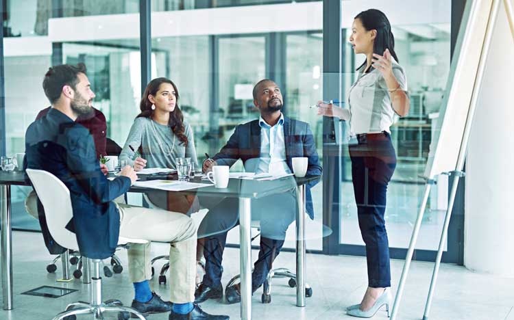 Giao tiếp hiệu quả bằng ngôn ngữ cơ thể: Bí quyết từ một đặc vụ Hoa Kỳ