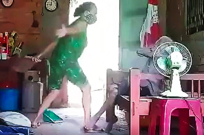 Sự bất an của người già châu Á