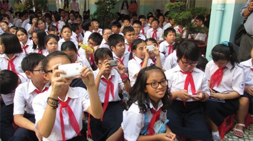Tôi phản đối việc học sinh dùng điện thoại “hợp pháp”