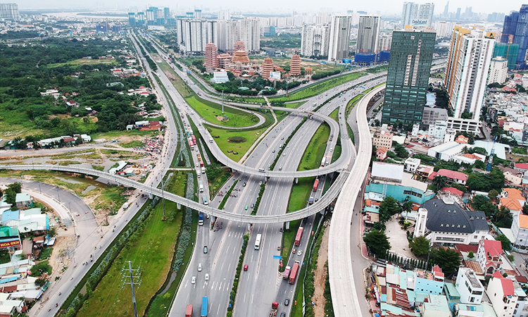 Lấy dân, doanh nghiệp làm trung tâm cải cách, phát triển