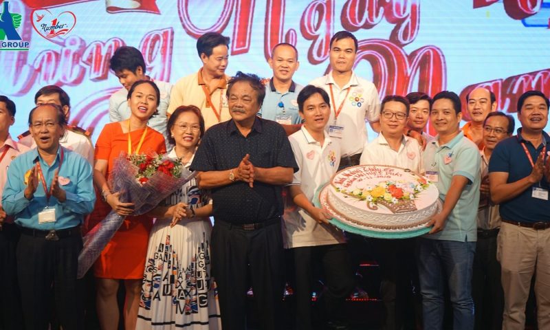 Lãnh đạo cũng chính là người Thầy