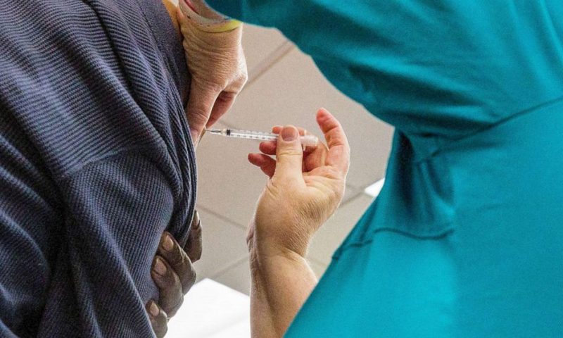 Những câu hỏi còn bỏ ngỏ về vaccine COVID-19